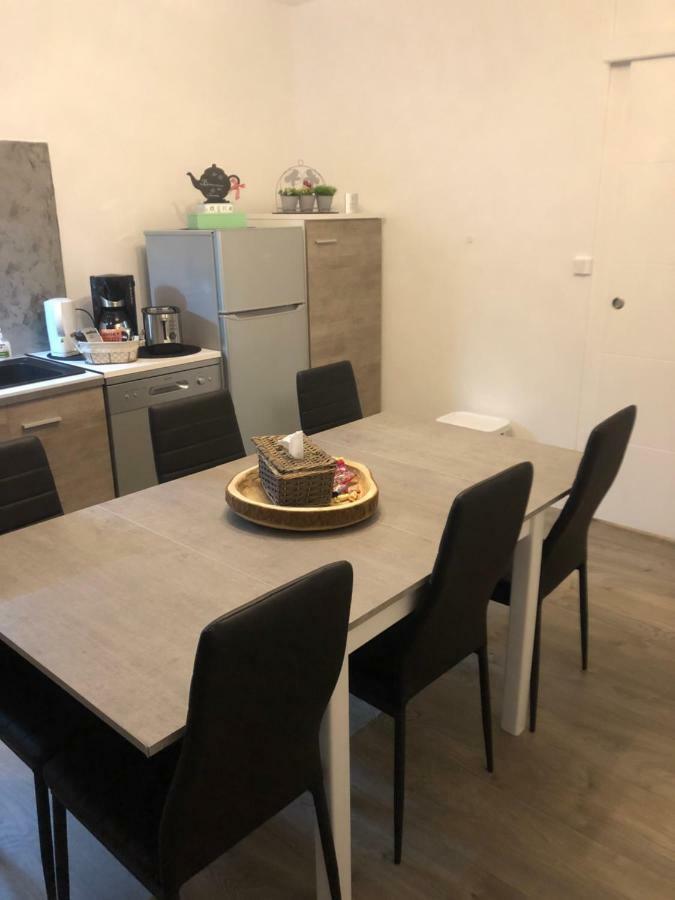 Appartement Tout Confort Ужин Екстериор снимка